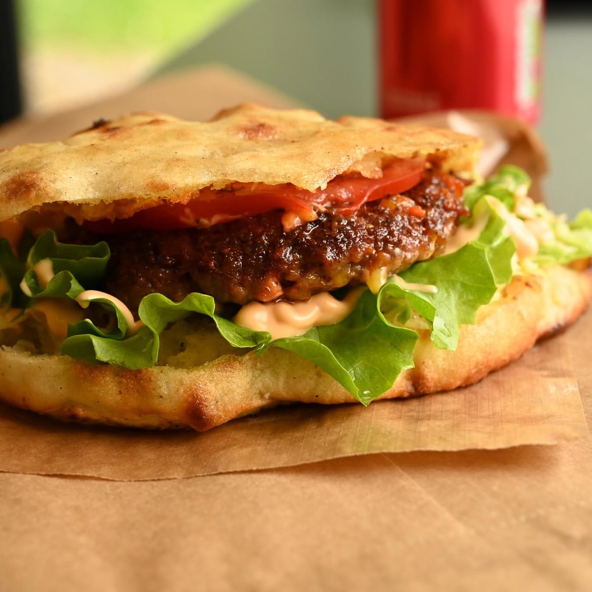 Pljeskavica u lepinji iz Street Food ponude