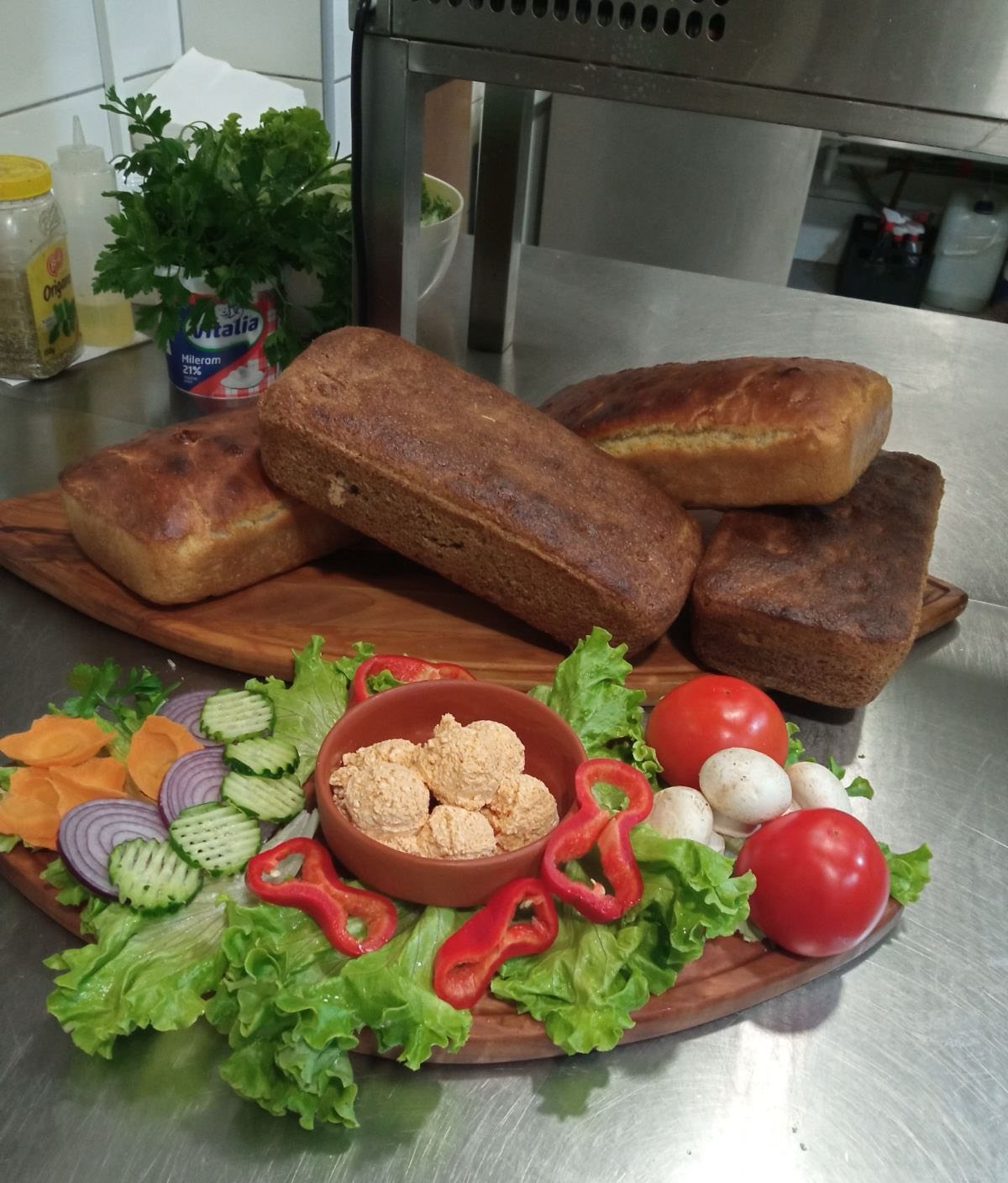 Mix za dvoje sa domaćim hljebom